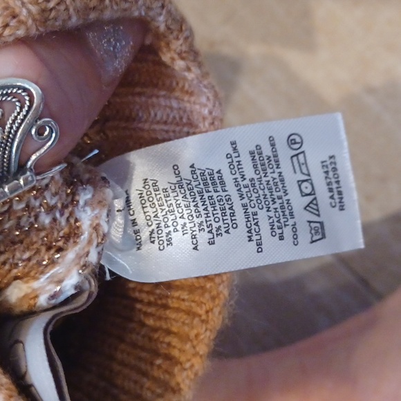 NWT LOFT Tan "Hooded" Fingerless Gloves - Picture 7 of 7